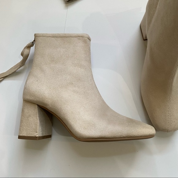 Zylia nude beige faux suede square toe ankle booties block heels NIB - Picture 3 of 7